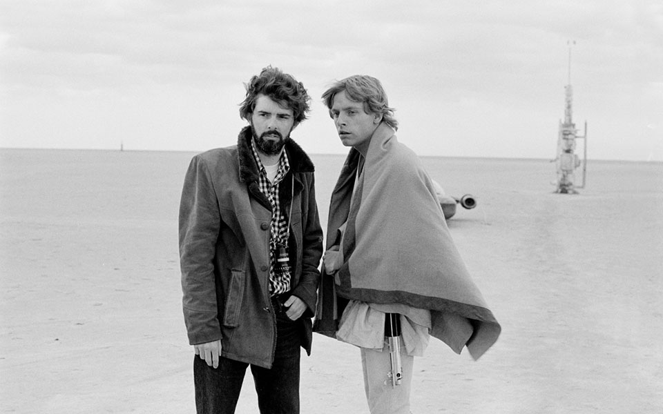 Lucas nel 1976 con Mark Hamill sul set di "Star Wars"